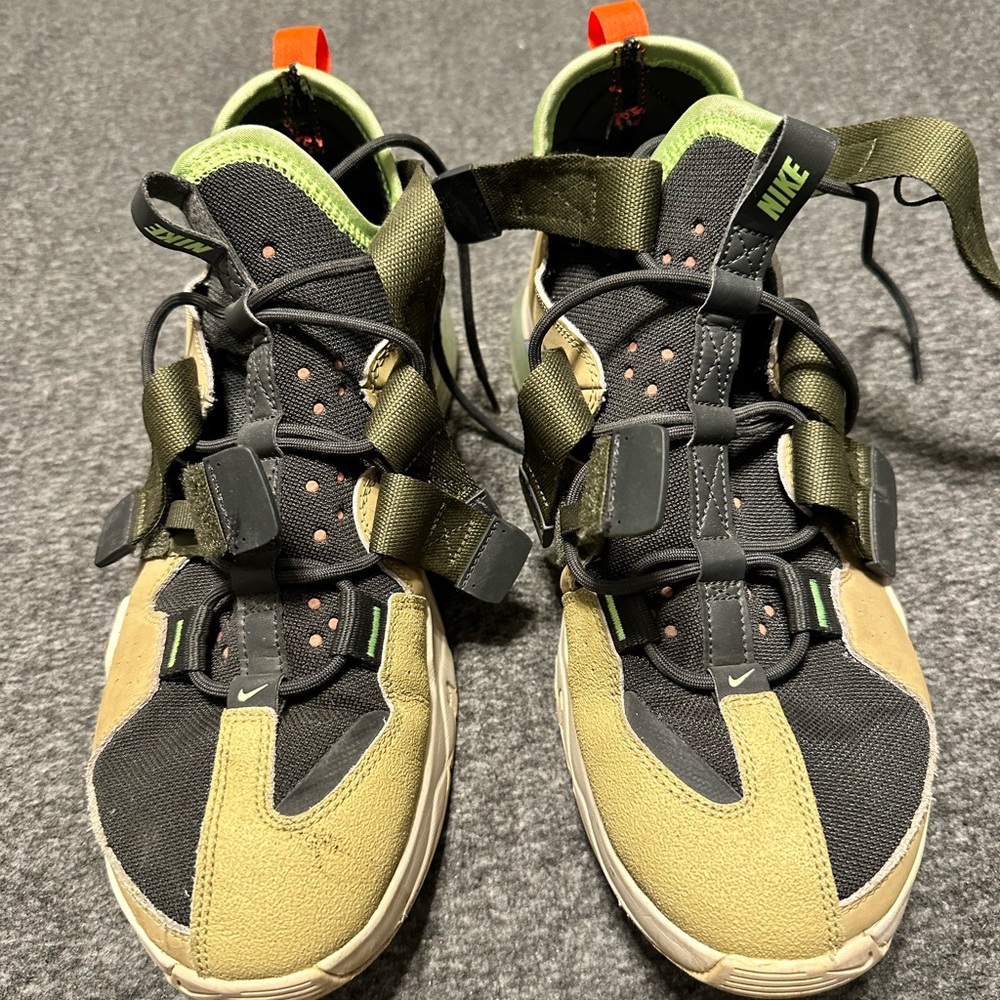 Men’s Nike Air Edge 270s